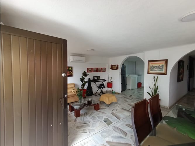 Casa de 10 alcobas en venta en Urbanizacion La Merced, Cali, 475 m² · foto 5 de 24