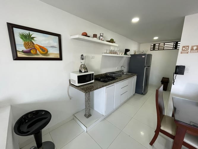 Apartamento de 2 alcobas en venta en Bocagrande, Cartagena, 77 m² · foto 3 de 16