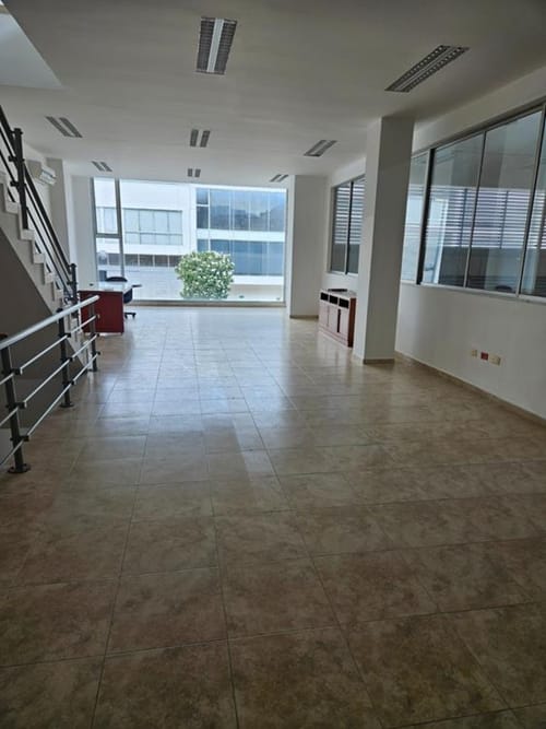 Bodega en arriendo en El Porvenir, Bucaramanga, 1300 m² · foto 2 de 7