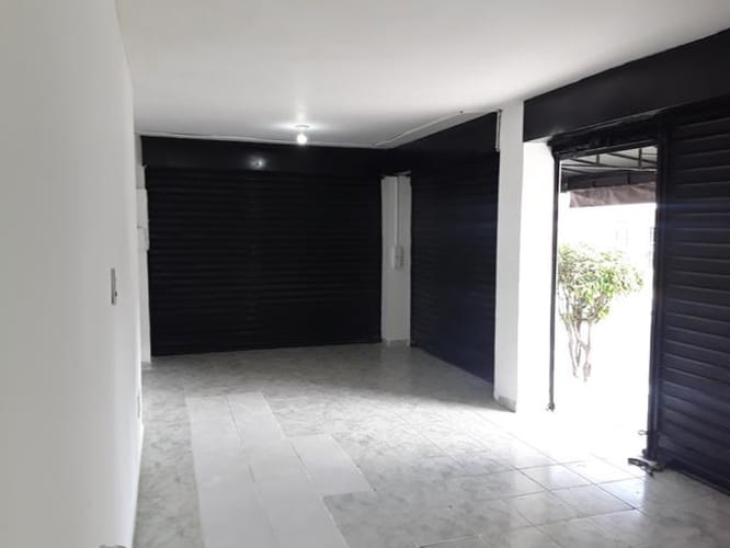 Local en arriendo en C. Torres De Bicentenario, Floridablanca, 24 m² · foto 3 de 6