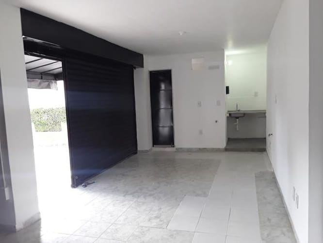 Local en arriendo en C. Torres De Bicentenario, Floridablanca, 24 m² · foto 4 de 6