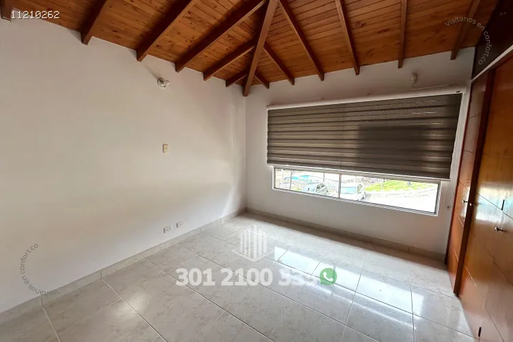Casa de 3 alcobas en arriendo en Loma El Atravesado, Envigado, 212 m² · foto 19 de 24