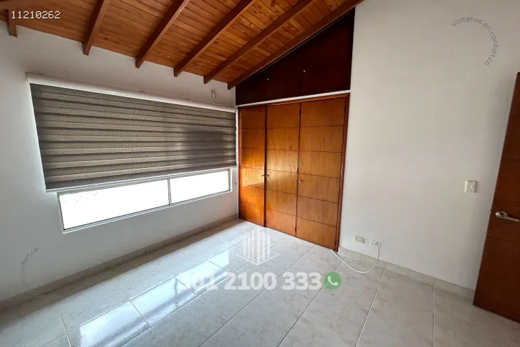 Casa de 3 alcobas en arriendo en Loma El Atravesado, Envigado, 212 m² · foto 20 de 24