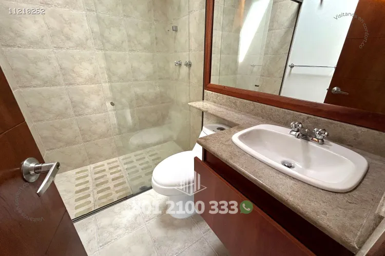 Casa de 3 alcobas en arriendo en Loma El Atravesado, Envigado, 212 m² · foto 23 de 24