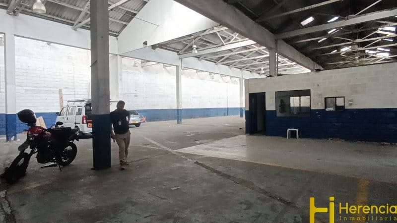 Bodega en arriendo en San Diego, Medellín, 1000 m² · foto 9 de 11