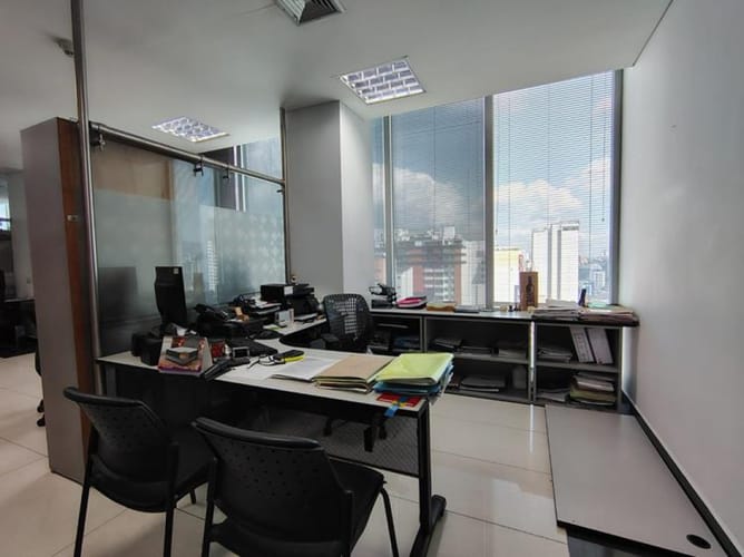 Oficina en arriendo en Bolivar, Bucaramanga, 171 m² · foto 4 de 13