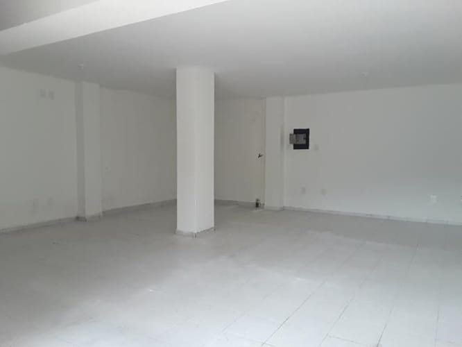 Local en arriendo en C. Torres De Bicentenario, Floridablanca, 40 m² · foto 2 de 8