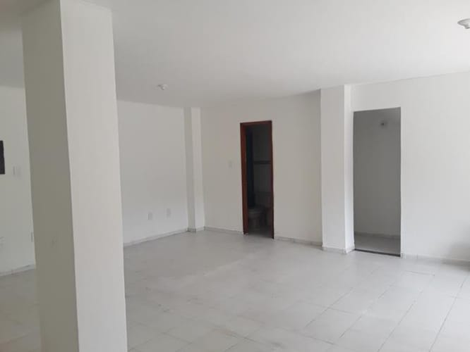 Local en arriendo en C. Torres De Bicentenario, Floridablanca, 40 m² · foto 6 de 8