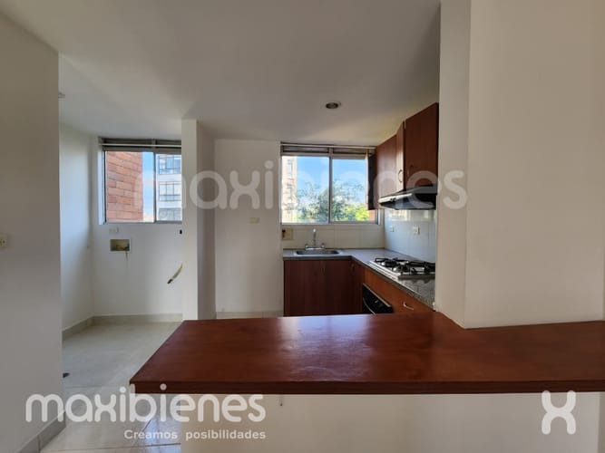 Apartamento de 2 alcobas en arriendo en Astorga, Medellín, 70 m² · foto 3 de 9