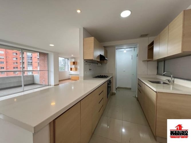 Apartamento de 2 alcobas en arriendo en Santa Maria De Los Angeles, Medellín, 96 m² · foto 2 de 20