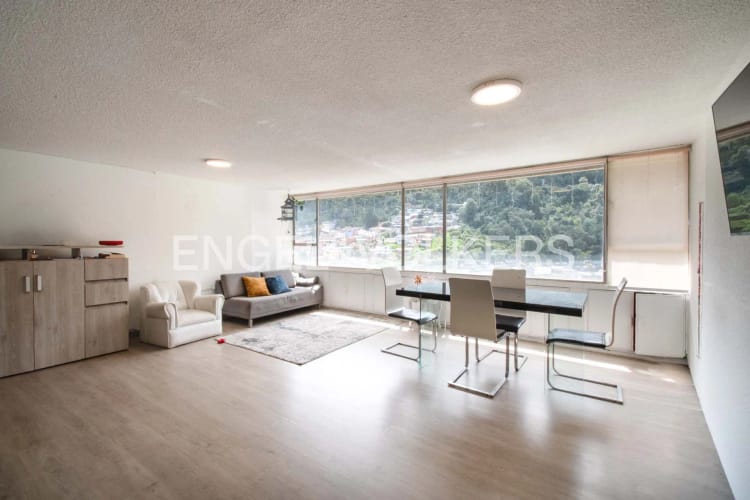 Apartamento de 3 alcobas en venta en Las Nieves, Bogotá, 126 m² · foto 2 de 12