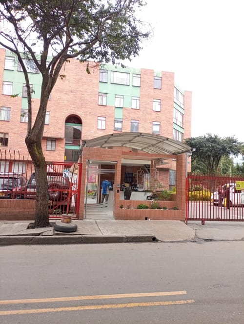 Apartamento de 3 alcobas en arriendo en Afidro, Bogotá, 67 m² · foto 2 de 24
