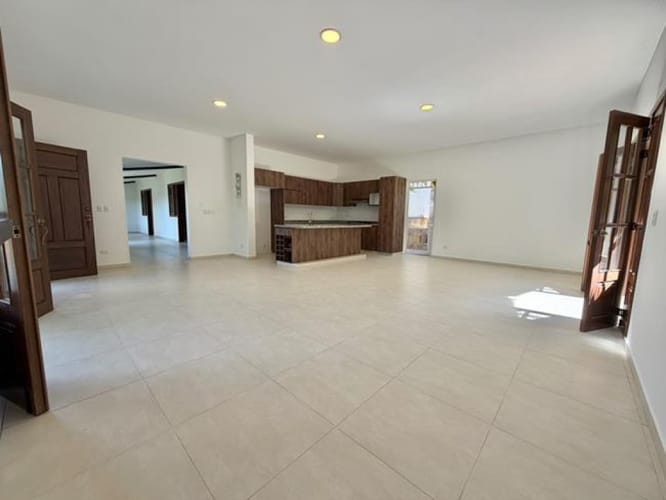 Casa de 4 alcobas en venta en Los Llanitos, Piedecuesta, 172 m² · foto 3 de 23