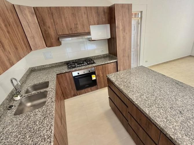 Casa de 4 alcobas en venta en Los Llanitos, Piedecuesta, 172 m² · foto 6 de 23