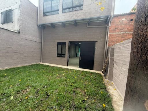 Bodega en arriendo en El Dorado, Envigado, 300 m² · foto 4 de 8