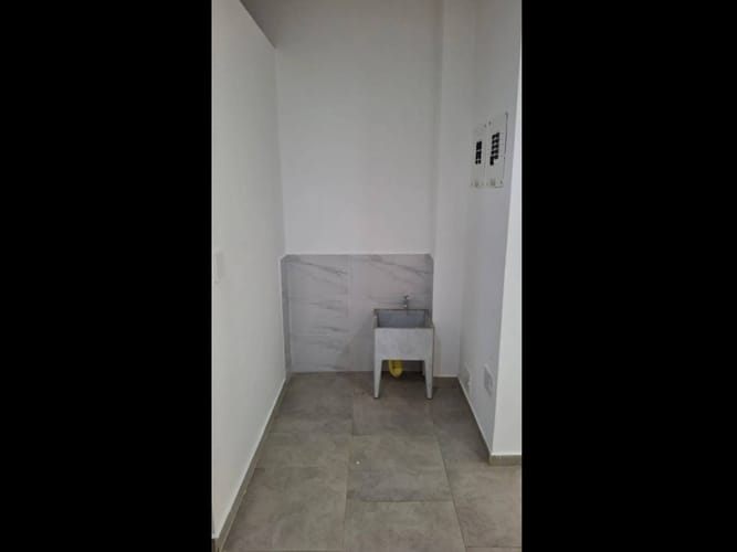 Local en arriendo en Ciudad Capri, Cali, 145 m² · foto 2 de 9