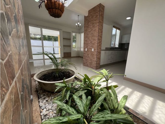 Casa de 3 alcobas en venta en El Castillo, Jamundí, 101 m² · foto 6 de 8