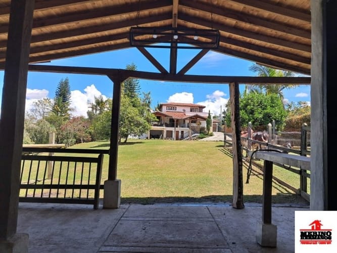Casa de 4 alcobas en arriendo en Guarne, 300 m² · foto 7 de 24