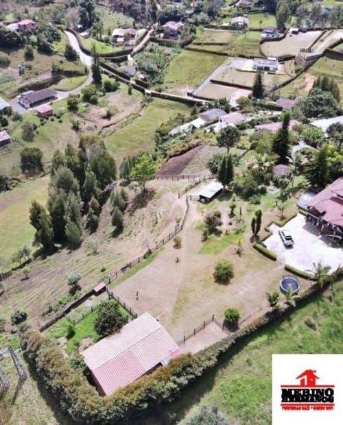 Casa de 4 alcobas en arriendo en Guarne, 300 m² · foto 10 de 24