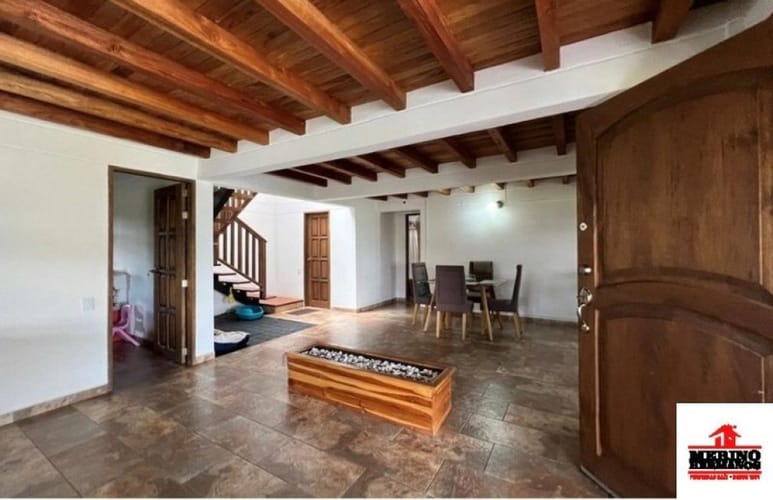 Casa de 4 alcobas en arriendo en Guarne, 300 m² · foto 12 de 24
