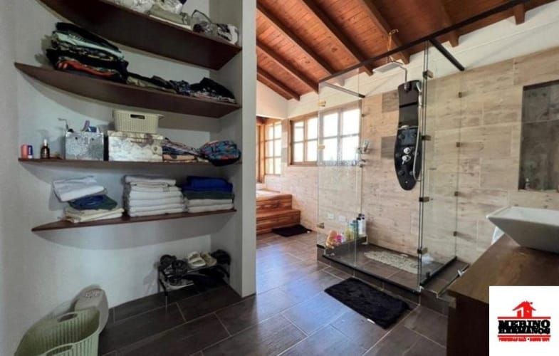 Casa de 4 alcobas en arriendo en Guarne, 300 m² · foto 17 de 24