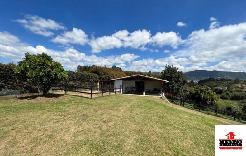 Casa de 4 alcobas en arriendo en Guarne, 300 m² · foto 23 de 24