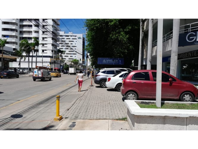 Local en arriendo en Bocagrande, Cartagena, 98 m² · foto 2 de 10