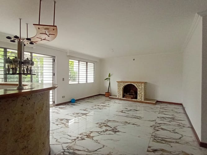 Casa de 5 alcobas en venta en La America, Medellín, 204 m² · foto 3 de 20