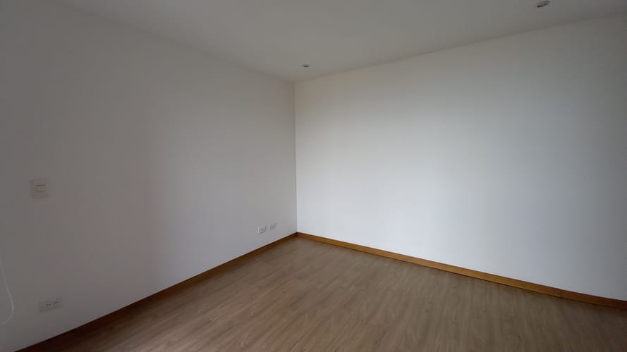Apartamento de 2 alcobas en arriendo en Los Balsos, Medellín, 74 m² · foto 3 de 9