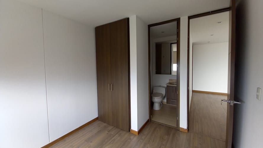 Apartamento de 2 alcobas en arriendo en Los Balsos, Medellín, 74 m² · foto 5 de 9
