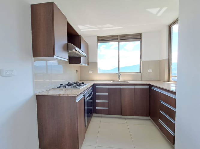 Apartamento de 2 alcobas en arriendo en Los Balsos, Medellín, 74 m² · foto 8 de 9