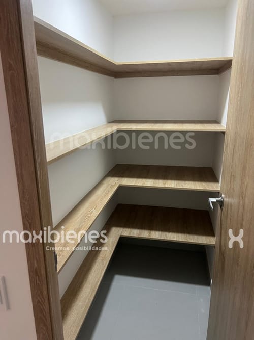 Apartamento de 3 alcobas en arriendo en Shellmar, Medellín, 102 m² · foto 10 de 17