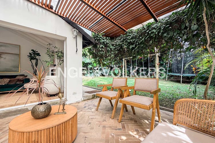 Casa de 4 alcobas en arriendo en Las Lomas No.1, Medellín, 235 m² · foto 5 de 16