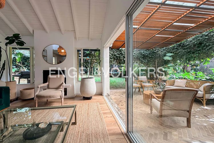Casa de 4 alcobas en arriendo en Las Lomas No.1, Medellín, 235 m² · foto 4 de 16
