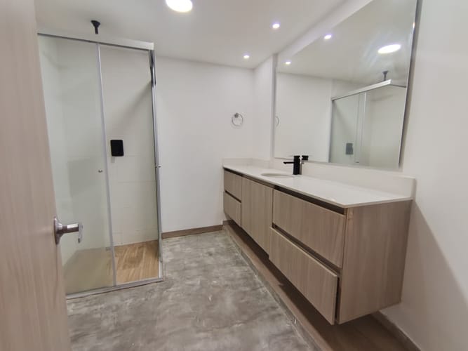 Apartamento de 2 alcobas en arriendo en Laureles, Medellín, 55 m² · foto 7 de 9