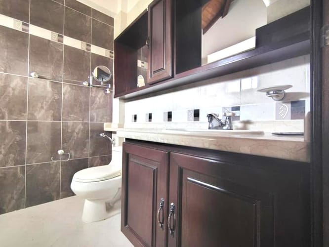 Casa de 4 alcobas en arriendo en Ruitoque, Piedecuesta, 243 m² · foto 9 de 23