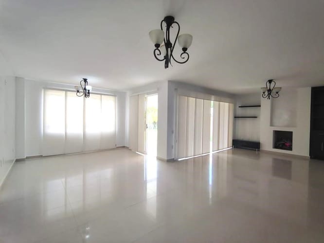 Casa de 4 alcobas en arriendo en Ruitoque, Piedecuesta, 243 m² · foto 16 de 23