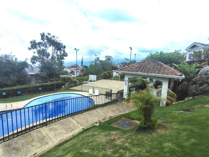 Casa de 4 alcobas en arriendo en Ruitoque, Piedecuesta, 243 m² · foto 23 de 23