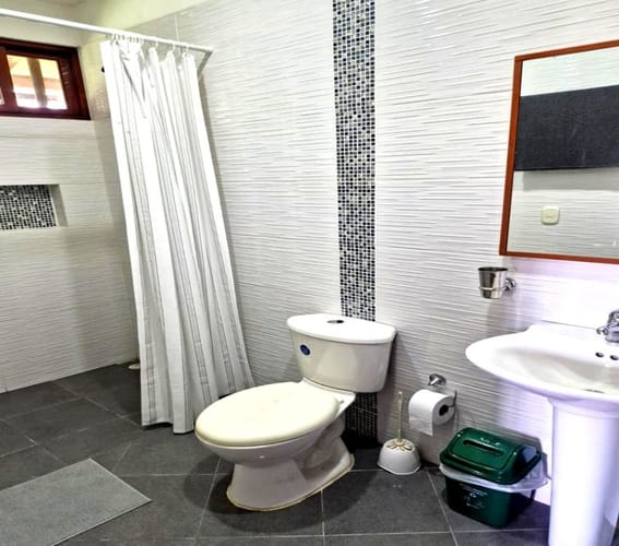 Casa de 4 alcobas en venta en El Volador, Piedecuesta, 250 m² · foto 5 de 24