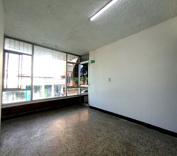 Local en arriendo en Cabecera Del Llano, Bucaramanga, 32 m² · foto 2 de 11
