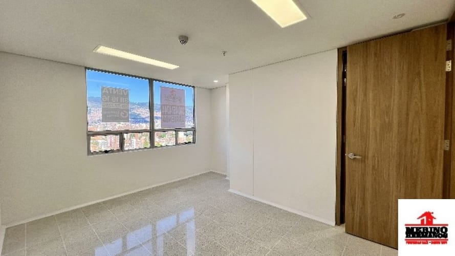 Consultorio en arriendo en Los Pinos, Medellín, 29 m² · foto 3 de 13