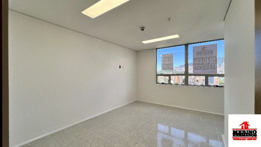 Consultorio en arriendo en Los Pinos, Medellín, 29 m² · foto 4 de 13