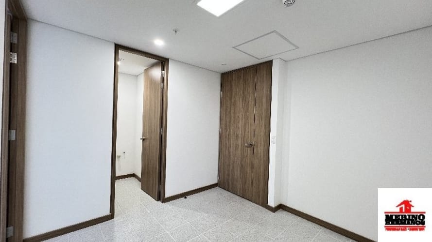 Consultorio en arriendo en Los Pinos, Medellín, 29 m² · foto 9 de 13