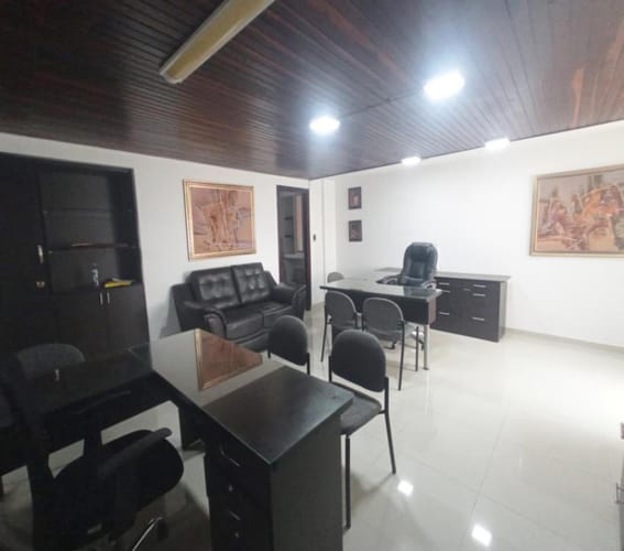 Oficina en arriendo en Garcia Rovira, Bucaramanga, 35 m² · foto 2 de 5