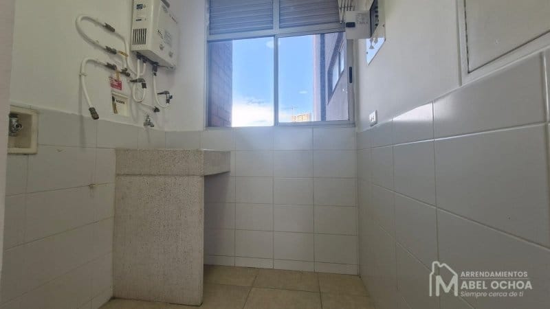 Apartamento de 2 alcobas en arriendo en Las Lomas, Medellín, 94 m² · foto 9 de 19