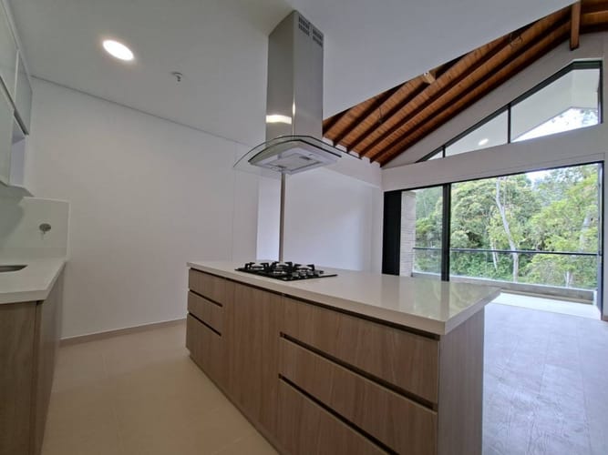 Apartamento de 2 alcobas en venta en Los Salados, El Retiro, 100 m² · foto 2 de 20