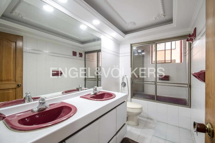 Apartamento de 3 alcobas en venta en La Carolina, Bogotá, 211 m² · foto 12 de 16