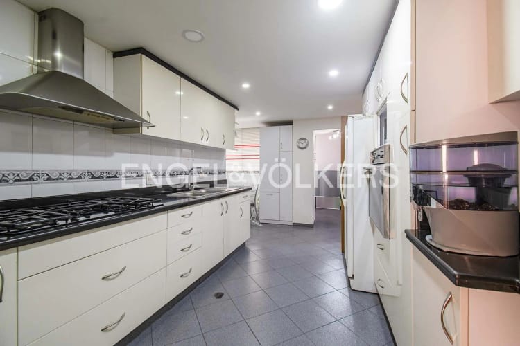 Apartamento de 3 alcobas en venta en La Carolina, Bogotá, 211 m² · foto 9 de 16