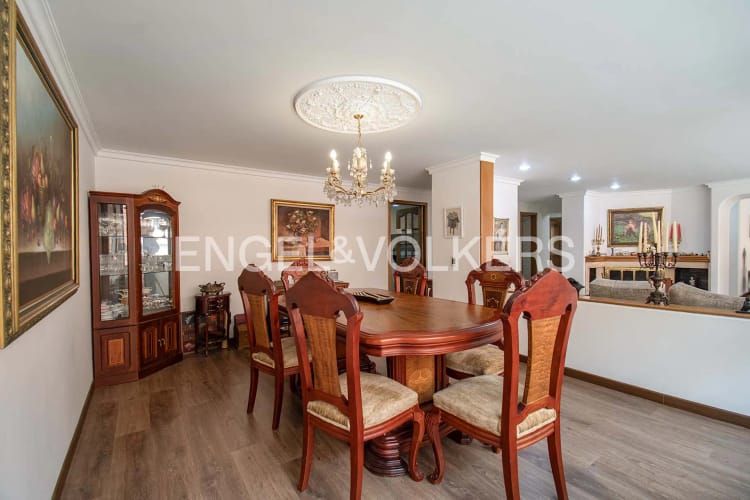 Apartamento de 3 alcobas en venta en La Carolina, Bogotá, 211 m² · foto 8 de 16