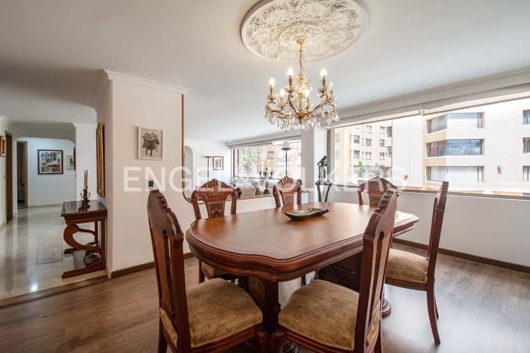 Apartamento de 3 alcobas en venta en La Carolina, Bogotá, 211 m² · foto 7 de 16